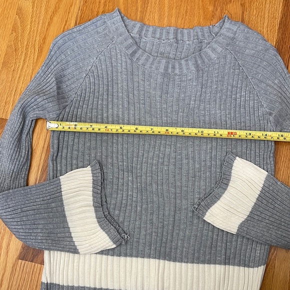 Womens Tops Small Gray Long Sleeves Sweater Ribbed Pullover New - Picture 7 of 7